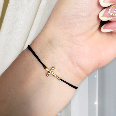 Cadouri pentru Cuplu - Bratara cu cruciulita placata cu aur de 18K si cristale Cubic Zirconia