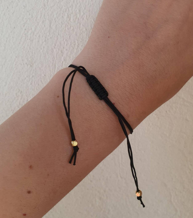 Bratara inimioara placata cu aur personalizata, gravata cu initiala, cu snur ajustabil macrame [8]