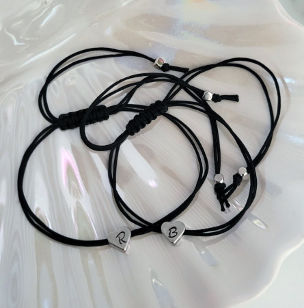 Bratara inimioara placata cu aur personalizata, gravata cu initiala, cu snur ajustabil macrame [10]
