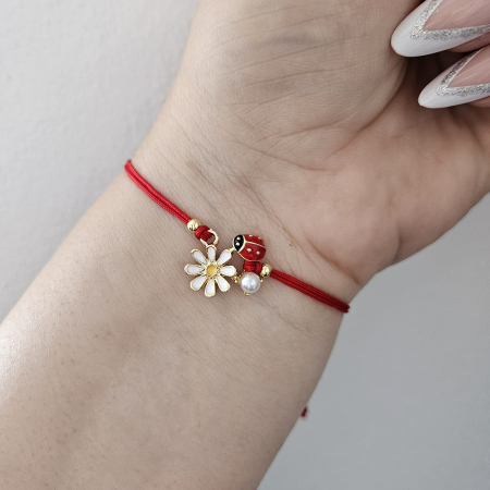 Bratara Martisor cu buburuza floare emailata si perluta, snur rosu macrame [1]