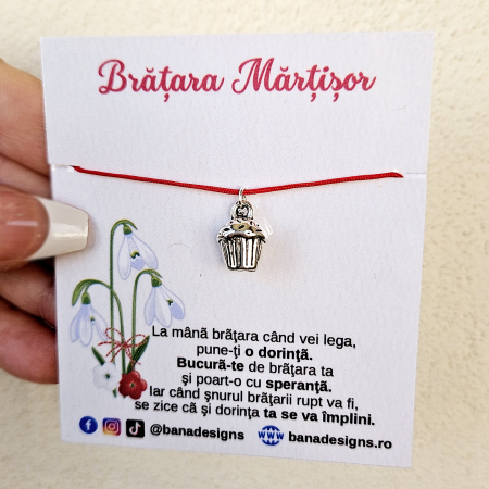 Bratara Martisor cu charm briosa si snur rosu ajustabil [1]
