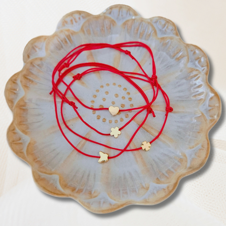 Bratara martisor cu charm fluturas placat cu aur aur de 18K,  snur rosu [5]