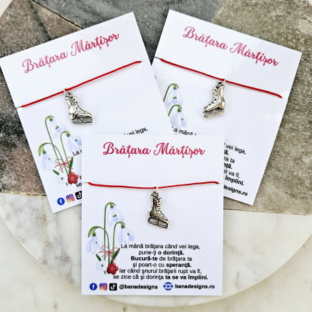 Bratara Martisor cu charm patine si snur rosu ajustabil [2]