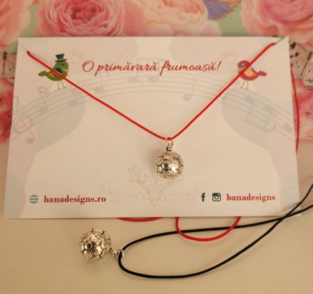 Colier Martisor cu snur si pandant cu motive sportive [3]