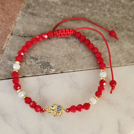 Bratara martisor cu elefantel, cristale rosii si margele texturate placate cu aur de 18K [4]