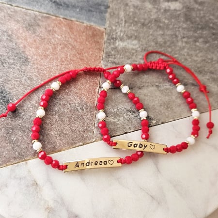 Bratara martisor cu placuta cu nume cristale rosii si margele texturate placate cu aur de 18K [2]