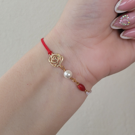 Martisoare - Bratara Martisor cu perla shell, coral rosu si trandafir placat cu aur de 18K