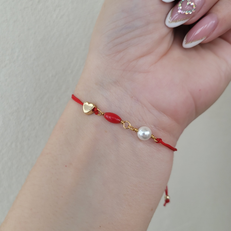Bratari Martisor - Bratara Martisor cu perle de cultura albe, coral rosu si inimioara placata cu aur de 18K