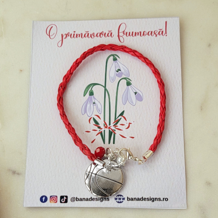 Bratara martisor cu snur impletit rosu, charm minge de baschet si perlute [2]