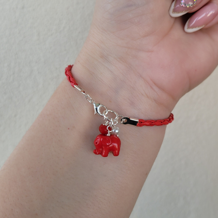 Bratara martisor cu snur impletit rosu, charm elefant rosu si perlute [1]