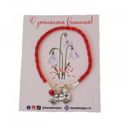 Bratara martisor cu snur impletit rosu, charm ambulata si perlute [1]