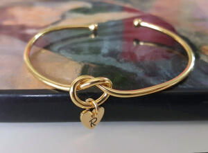 Bratara personalizata, bangle, placata cu aur, cu inimoara gravata cu initiala [3]