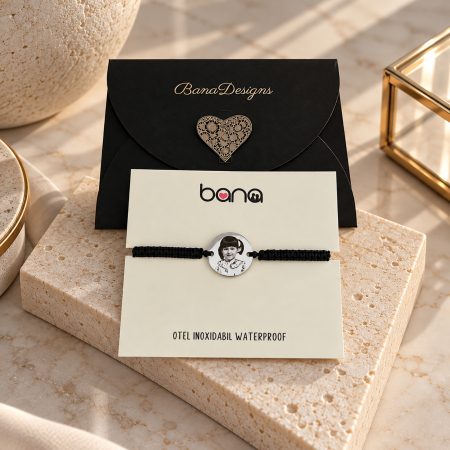 Brățară personalizată cu fotografie gravată pe bănuț din inox 304, șnur reglabil. Cadou elegant, premium și plin de semnificație. [14]