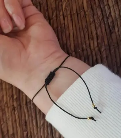 Bratara personalizata cu initiala placata cu aur, snur special ajustabil [3]