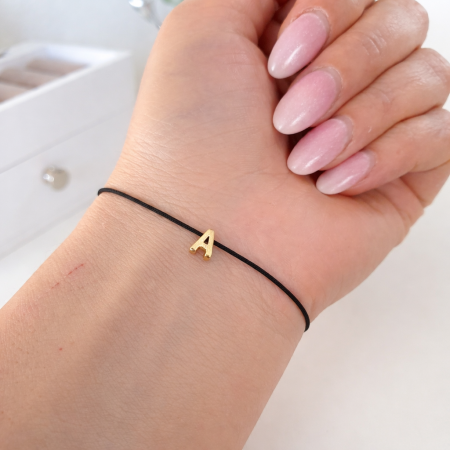 Copii - Bratara personalizata cu initiala placata cu aur, snur special ajustabil