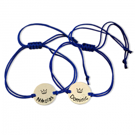 Bratara personalizata cu nume gravat pe banut placat cu aur, cu inchidere macrame ajustabila [3]