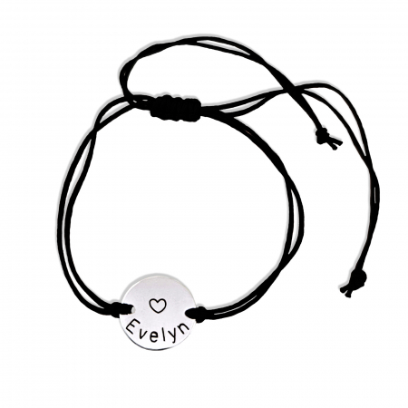 Bratara personalizata cu nume gravat pe banut placat cu platina, cu inchidere macrame ajustabila [2]
