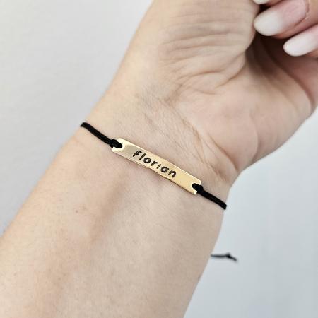 Bratara personalizata cu nume gravat pe placuta placata cu aur, cu snur special ajustabil [9]