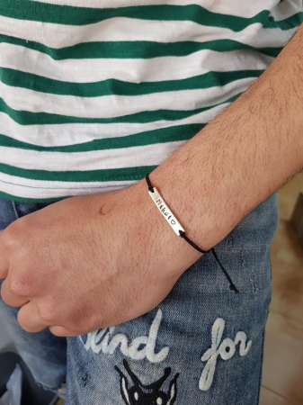 Bratara barbat personalizata cu nume gravat pe placuta placata cu aur, cu snur ajustabil inchidere macrame [6]