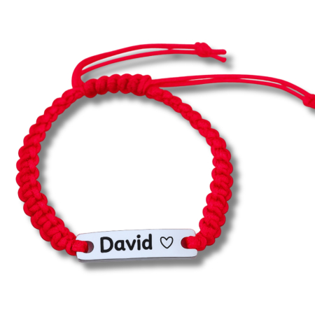 Brățară personalizată cu nume gravat pe inox argintiu waterproof, potrivită pentru bebeluși, copii și adulți. Alege mărimea și culoarea șnurului. [1]