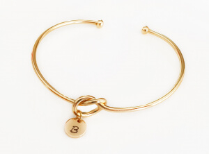 Bratara personalizata, placata cu aur, bangle, cu banut gravat cu initiala [1]