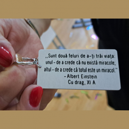 Breloc personalizat cuBreloc personalizat cu fotografie pe fata si mesaj pe spate [4]