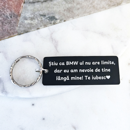 Breloc personalizat cu mesaj de dragoste pentru iubit, gravat pe plăcuță din aluminiu negru [5]