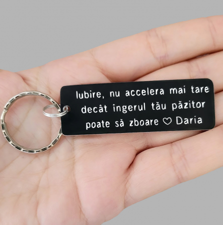Breloc personalizat cu mesajul Iubire nu accelera mai tare decat ingerul tau poate sa zboare, cadou pentru cuplu [1]
