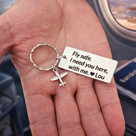 Breloc personalizat Fly safe, I need you here with me, gravat pe dreptunghi din aluminiu, cu charm avion [2]