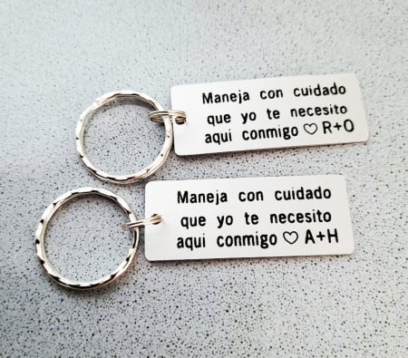 Breloc personalizat Maneja con cuidado, gravat pe dreptunghi din aluminiu [3]