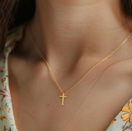 Bijuterii pentu EA - Colier minimalist cu cruciulita si lantisor fin placat cu aur de 18K