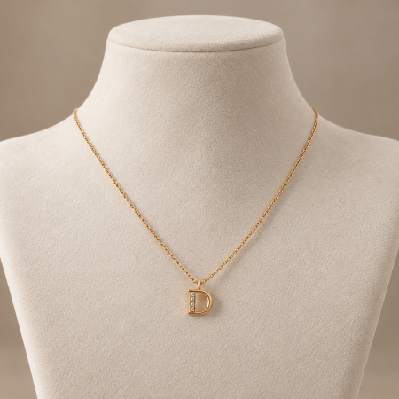 Colier placat cu aur, cu pandant initiala decorata cu cristale Cubic Zirconia [4]