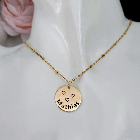 Colier personalizat Girl Boss cu bănuț placat cu aur, gravat cu nume sau cuvânt la alegere. Bijuterie unică, cadou elegant pentru femei. [6]