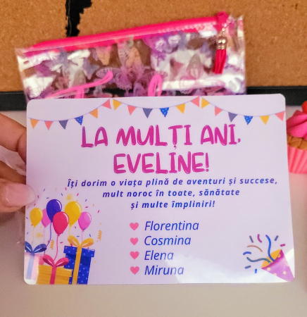 Set cadou personalizat pentru fete cu portfard, carnetel, felicitare la multi ani [7]