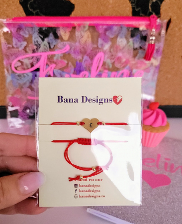 Set cadou personalizat pentru fete cu portfard, carnetel, felicitare la multi ani [10]