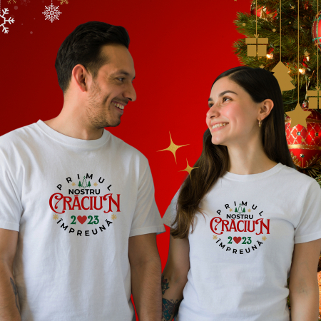 Tricouri Familie - Set 2 tricouri pentru cuplu Primul nostru Craciun impreuna, din bumbac alb