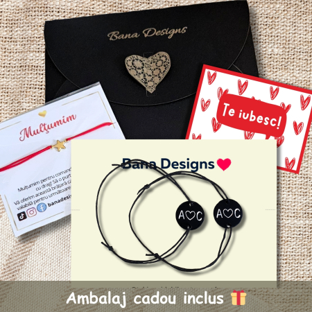 Set bratari personalizate pentru cuplu, cu banut negru gravat cu initiale si inimioara [3]