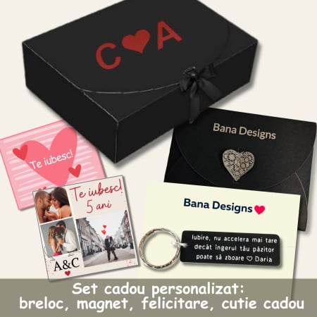 Set Cadou - Set cadou personalizat pentru iubit cu cutie neagră, breloc gravat „Iubire, nu accelera...”, magnet foto și felicitare romantică.