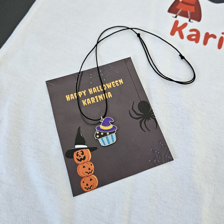 Set cadou Halloween personalizat pentru fetite, cu tricou, colier, semne de carte, sacosa si cutie cadou [5]