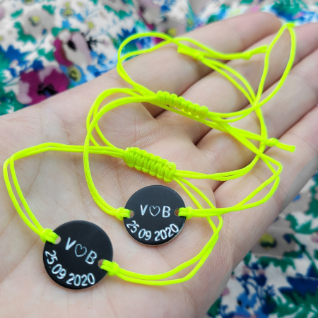 Set de 2 bratari personalizate pentru cuplu, cu banut negru gravat cu initiale, inimioara si data [8]