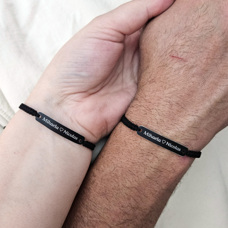Set de 2 bratari pentru cuplu personalizate cu placute negre gravate cu nume si inimioara [3]