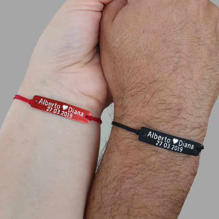 Set de 2 bratari personalizate cu nume si data, gravate pe dreptunghi din aluminiu negru si rosu cu snur ajustabil [3]