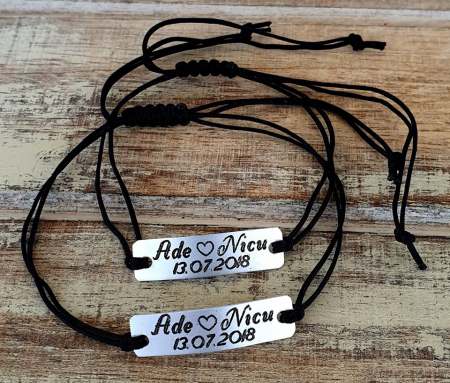 Set de 2 bratari personalizate pentru cuplu cu nume si data, gravate pe placuta din aluminiu cu snur ajustabil si inchidere macrame [10]
