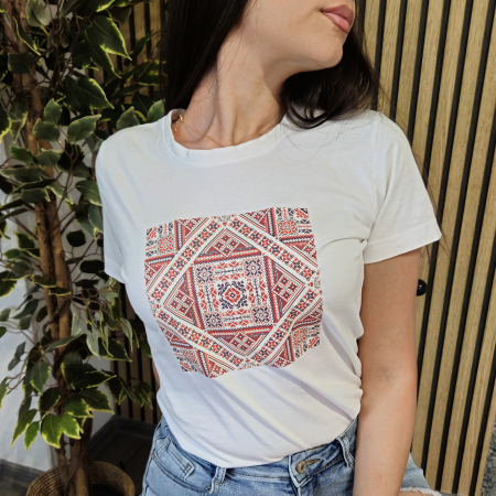 Tricou Alb din Bumbac cu Motiv Tradițional Românesc - Model Ie pentru Damă [3]