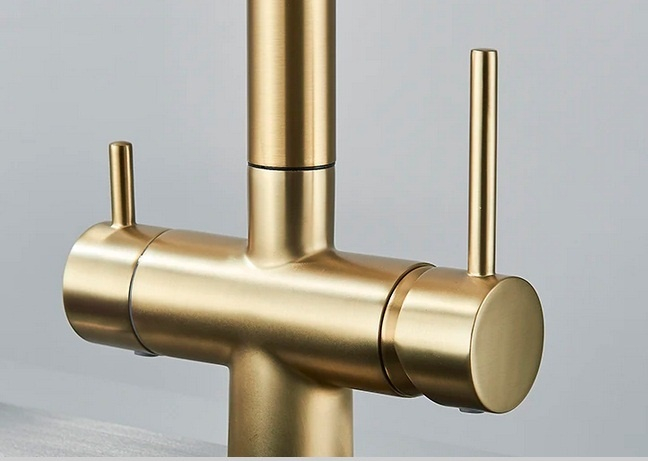 Baterie bucatarie, 3 cai, pentru filtru de purificare, dus extractibil, auriu periat [3]