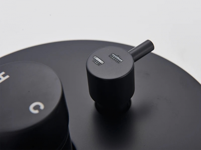 Set dus negru incastrat cu para rotunda tip ploaie [3]