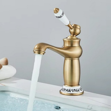 BATERII LAVOAR - Baterie auriu antichizat, montare pe lavoar cu ornamente ceramice
