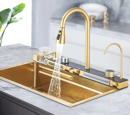 Baterii Bucatarie - Chiuveta Multifuncționala Premium, din Otel Inoxidabil cu 2 cascade, jet spalare pahare, tocator din lemn natural si 2 cuve pentru spalat, Auriu Periat