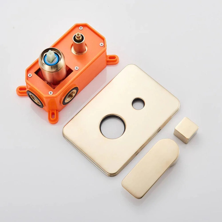 Set dus incastrabil in tavan, cu para patrata 30 cm, 2 sau 3 functii de curgere a apei [6]