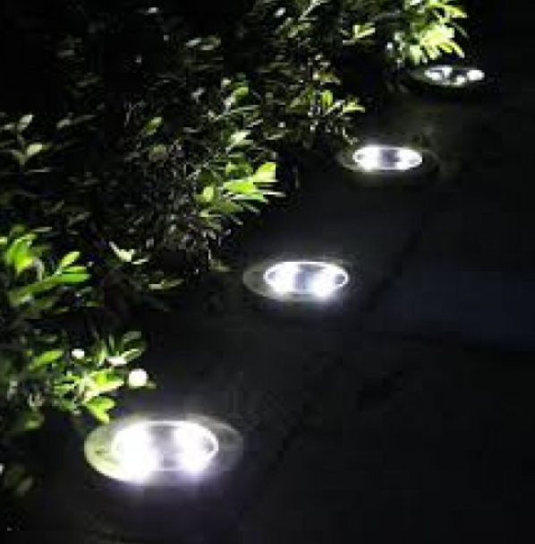 Set 4 lampi solare cu lumina calda, senzor de lumina si 8 leduri cu fixare in sol [3]